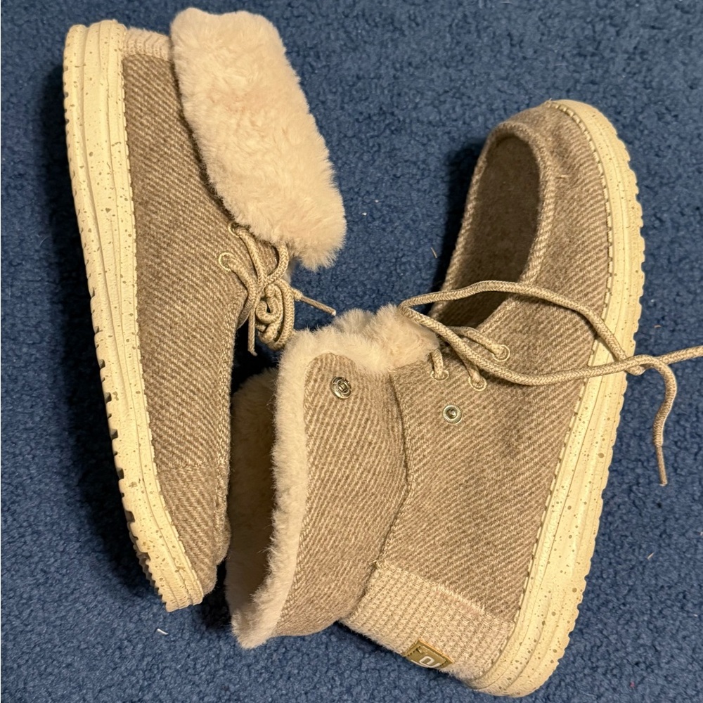 Cozy Tan Fur-Lined Women's Shoes